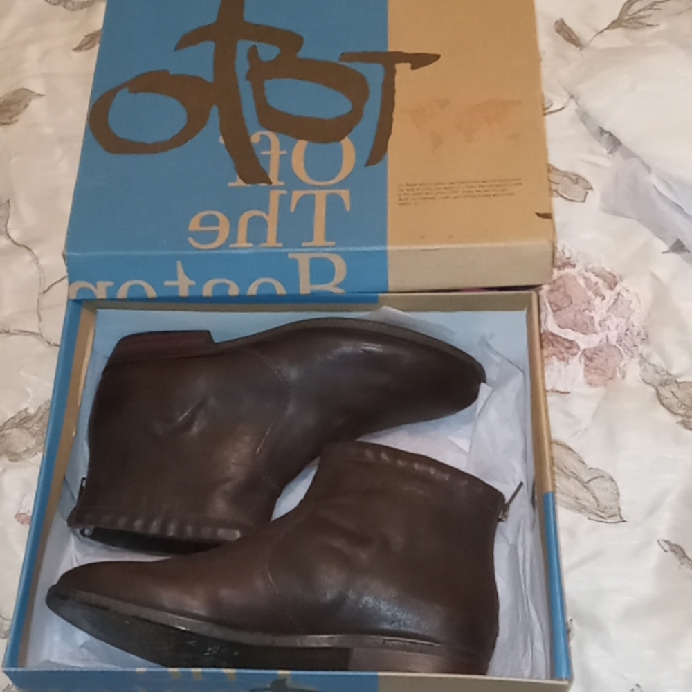 NWT OTBT Brown Booties Sz 7.5